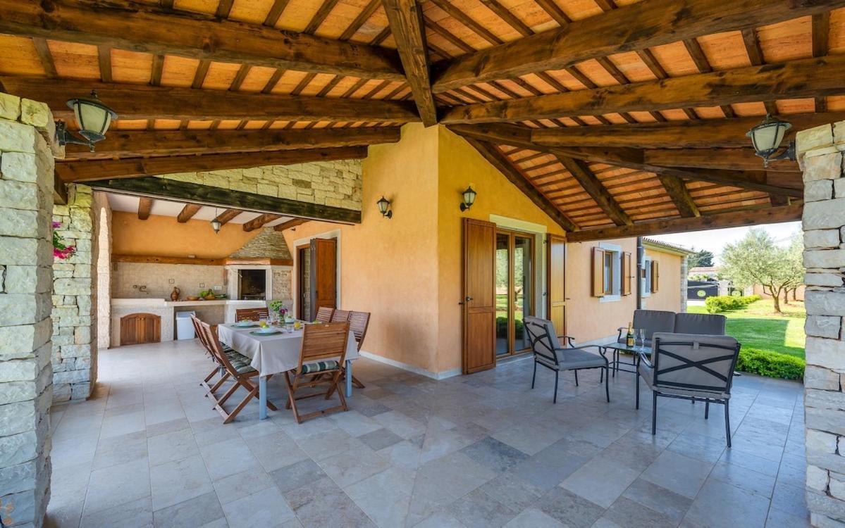 Villa Oliveta By Istrialux Filipana Extérieur photo